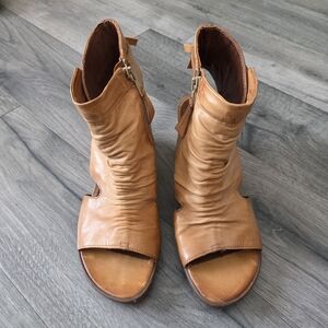 Mjus Tan Open-Toe Wedges Sandal